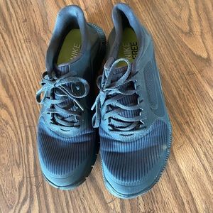 Women’s Nike free size 10 charcoal gray